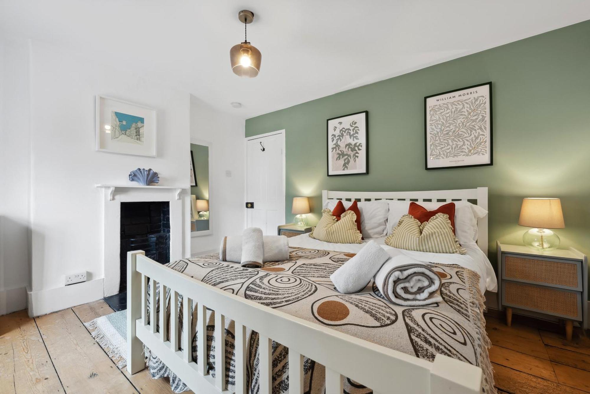 2 Bedrooms Stunning Westgate Cottage Retreat, Central Winchester, Free On-Street Parking Permit, With Garden Close To Cathedral - Sleeps 6, Pets Are Welcome, Summer Special Offer! - By Blue Puffin Stays Buitenkant foto