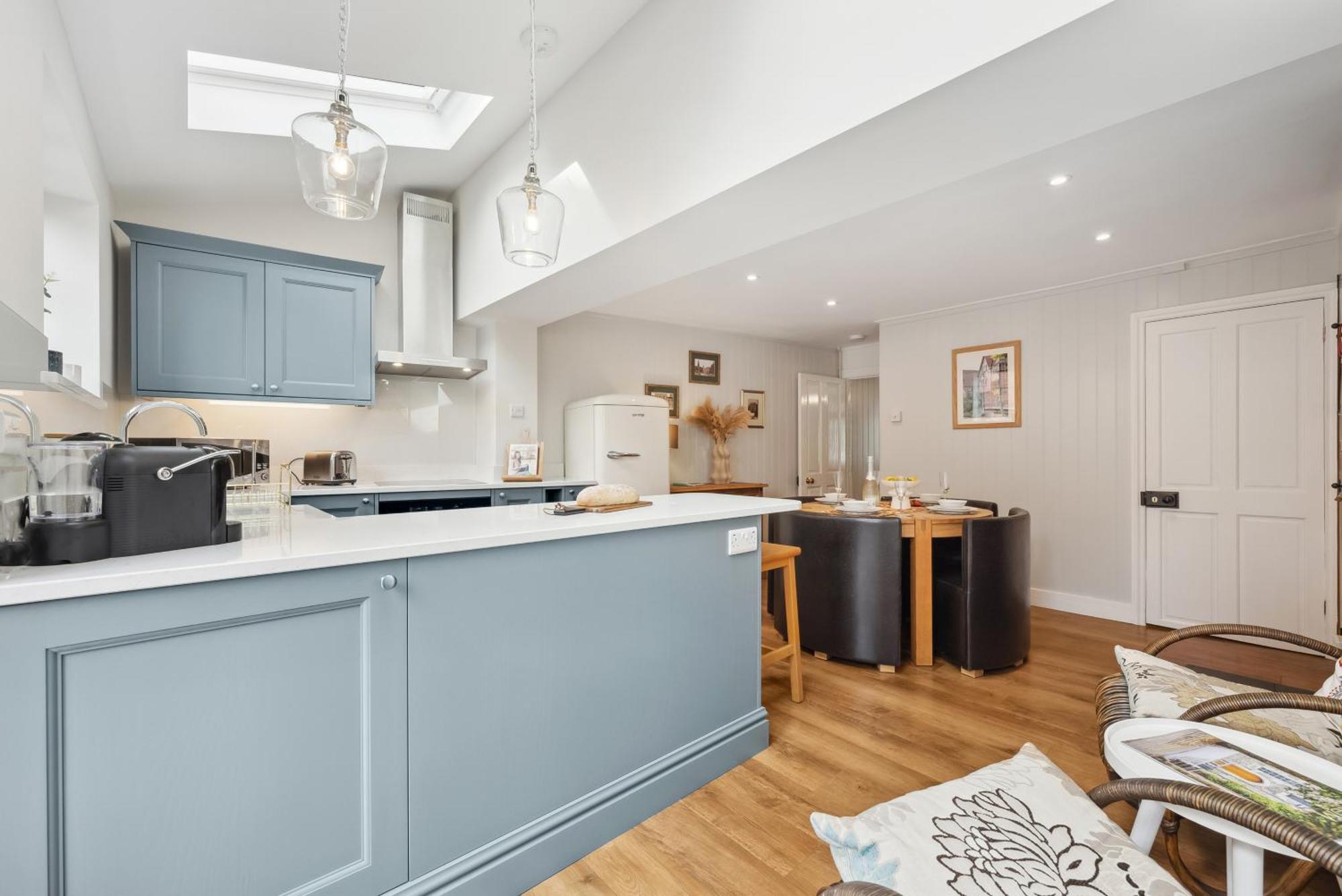 2 Bedrooms Stunning Westgate Cottage Retreat, Central Winchester, Free On-Street Parking Permit, With Garden Close To Cathedral - Sleeps 6, Pets Are Welcome, Summer Special Offer! - By Blue Puffin Stays Buitenkant foto